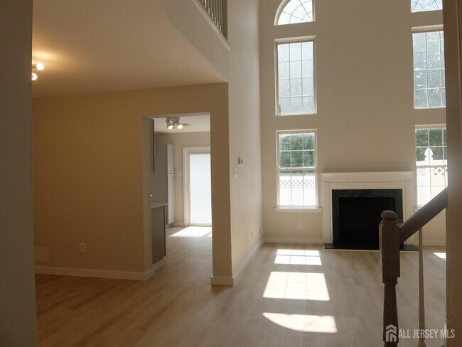 Building Photo - 2303 Pheasant Run
