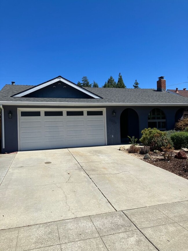 Primary Photo - Nicely Updated 4-Bedroom House With Nice B...