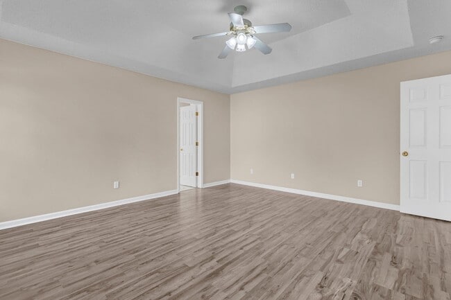 Building Photo - 1004 Cobblestone Blvd