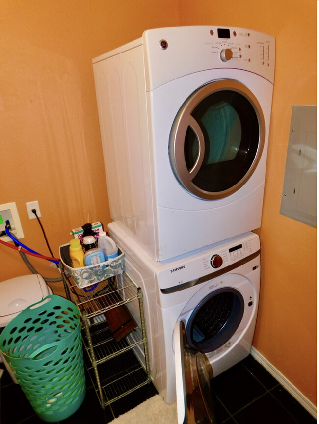 Laundry room - 1000 N D St