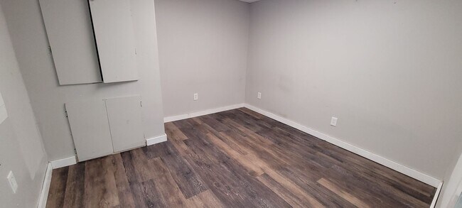 Building Photo - 2403 Calihan Ave NE