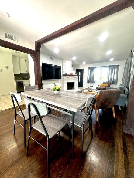 Building Photo - 15732 Covello St