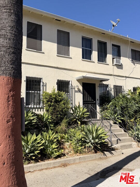 Building Photo - 5951 Carlton Way