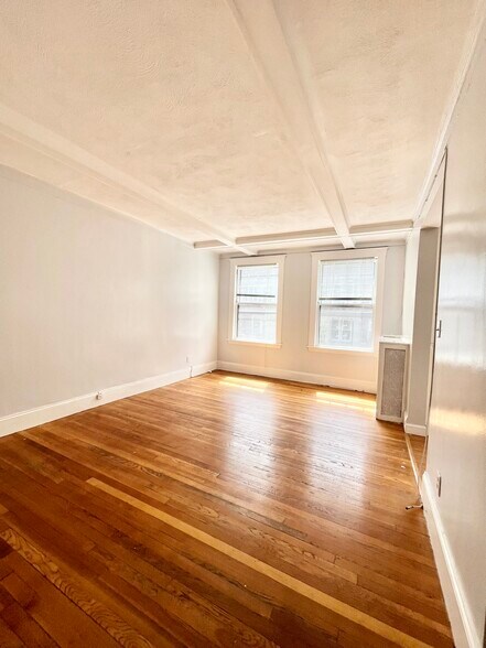 Building Photo - 124 Sutherland Rd