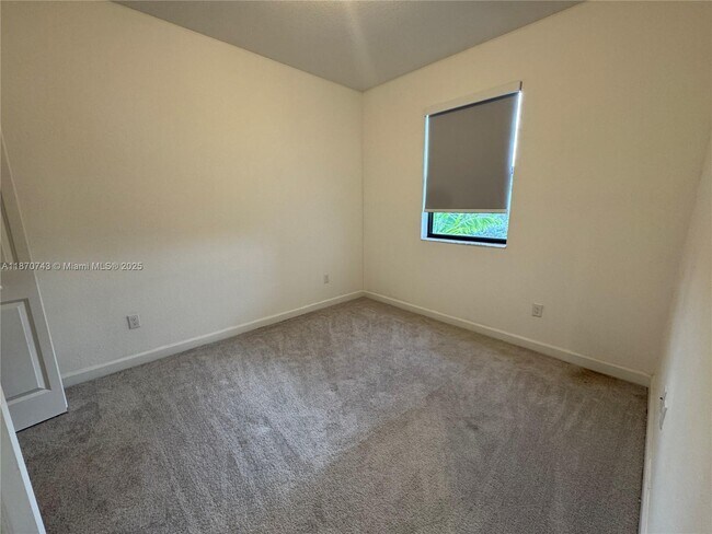 Building Photo - 267 SW 159th Dr
