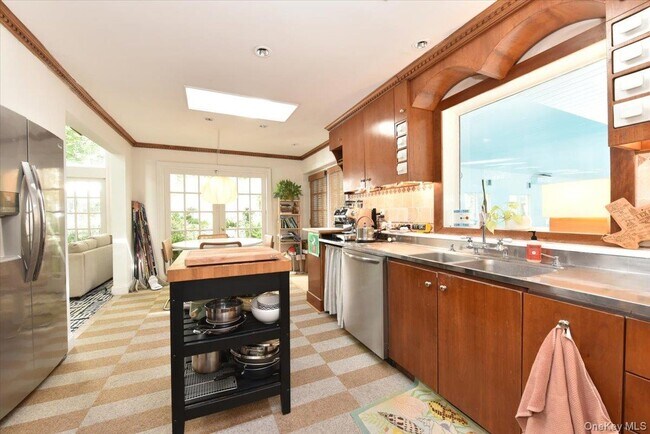 Building Photo - 3 Mill Pond Ln