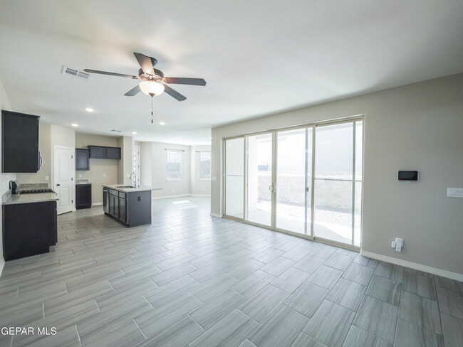 Building Photo - 14655 Pebble Hills Blvd