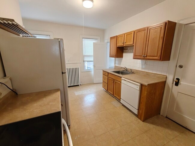 Building Photo - 117 Dover Rd