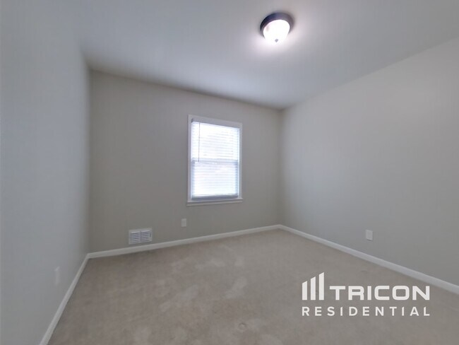 Building Photo - 278 Shalloway Dr NE