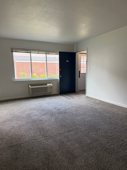 Building Photo - 2412 Azalea Garden Rd