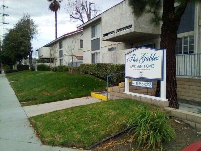 Building Photo - Beautiful 3 Bedroom Unit in Placentia