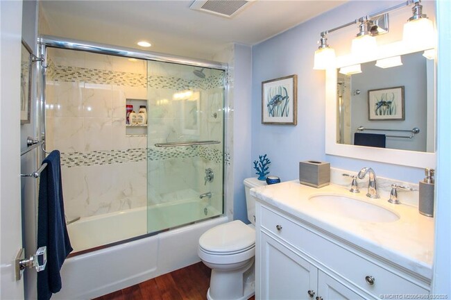 Building Photo - 20 NE Plantation Rd