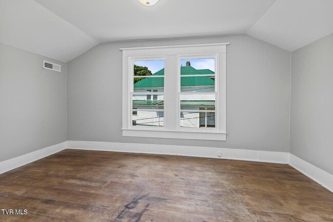 Building Photo - 417 W Main St