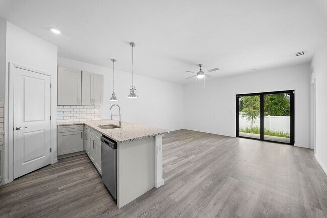 Building Photo - 4718-4718 29th St SW