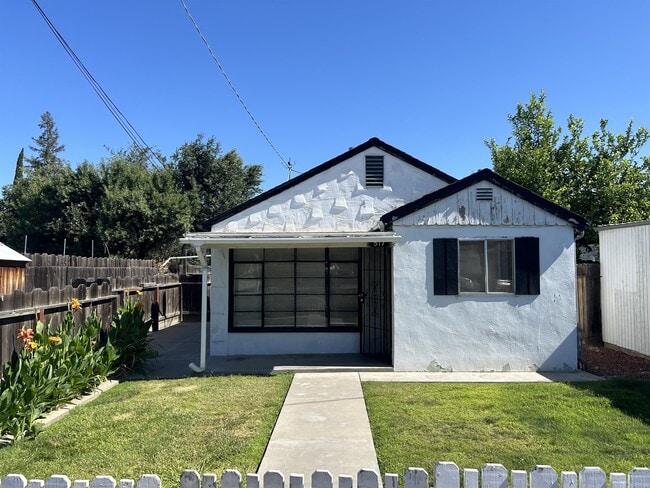 Building Photo - 517 Dawn Dr