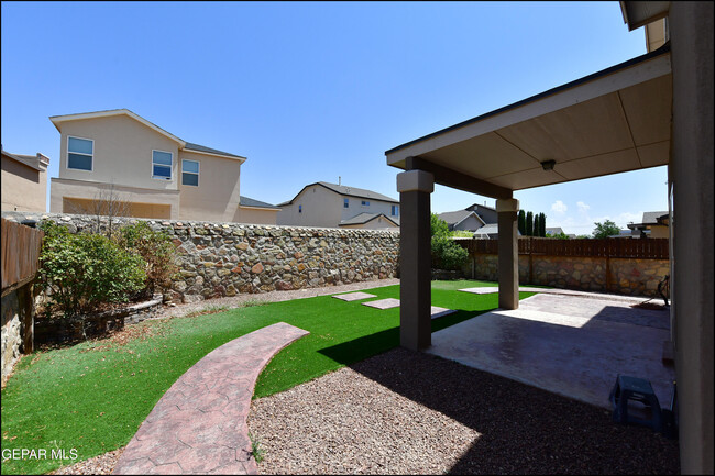 Building Photo - 6933 Copper Town Dr