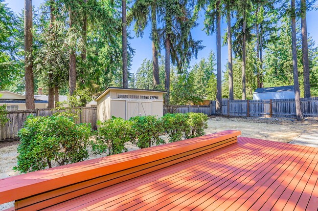 Building Photo - 3bd/2ba Sammamish House