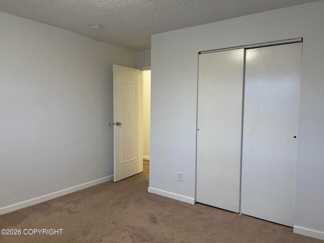 Building Photo - 3960 B Reka Dr