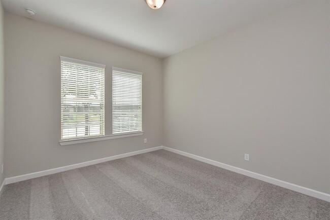 Building Photo - 11107 Bluewater Lagoon Cir
