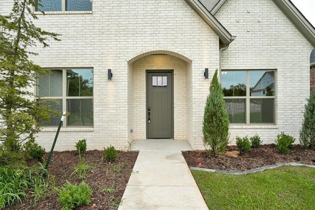 Building Photo - 4616 Maple Rdg Dr