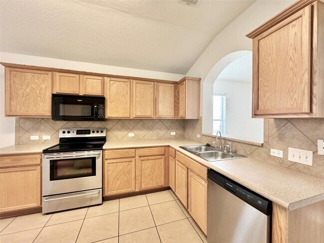 Building Photo - 1015 Aiken Dr