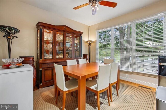 Building Photo - 1309 McLean Crest Ct