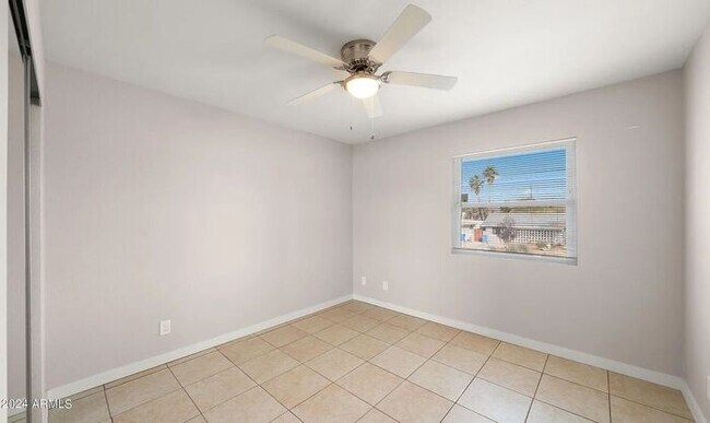 Building Photo - Upgraded 2 Bed, 2 Bath Condo - Available NOW!