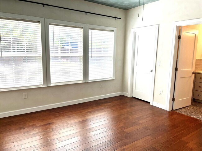 Building Photo - 8303 Burrell Dr