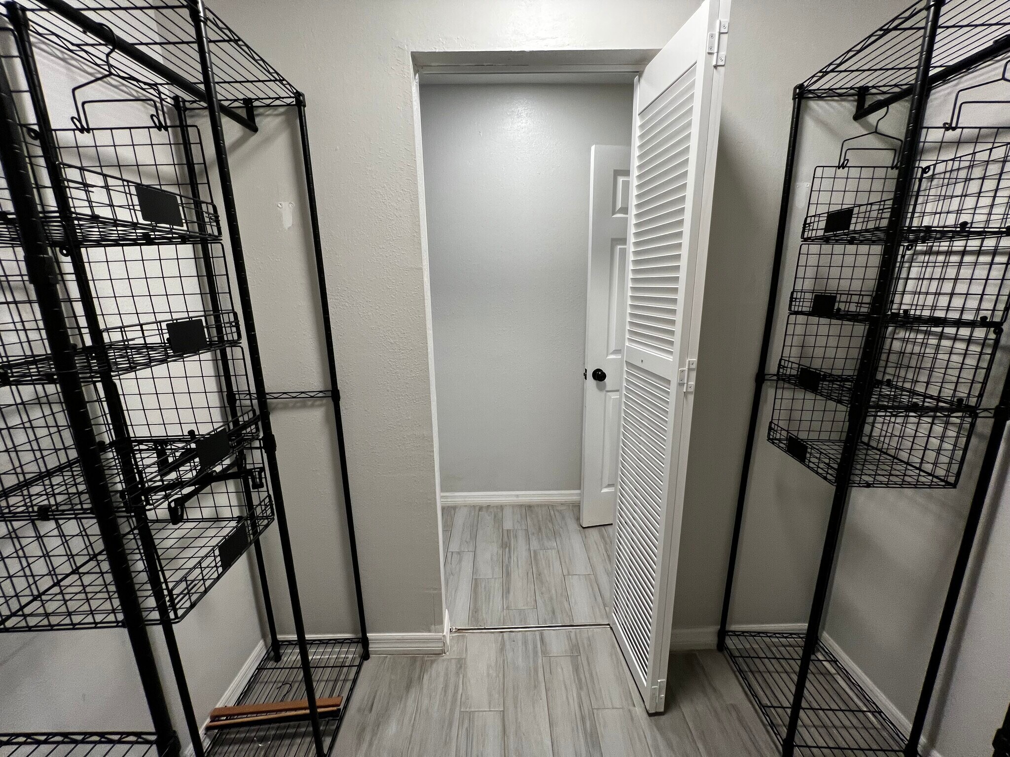 Master closet - 105 Lido Rd