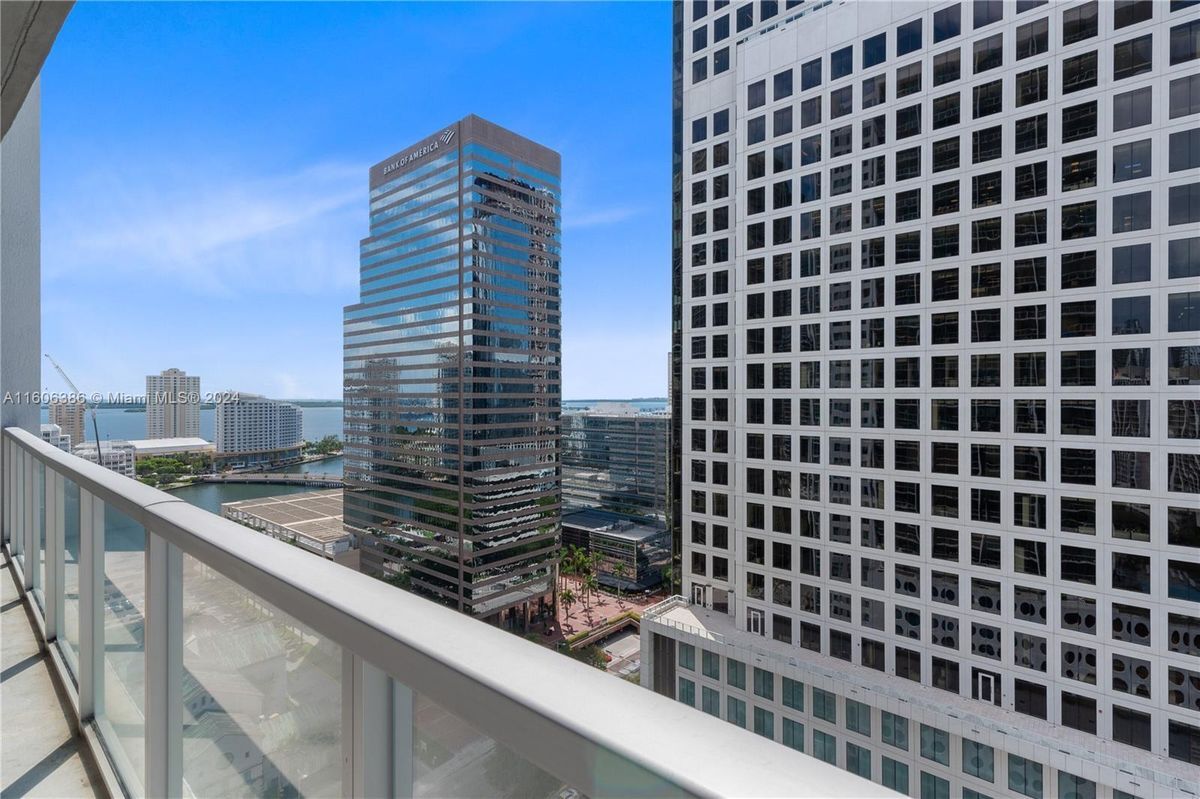 Building Photo - 500 Brickell Ave