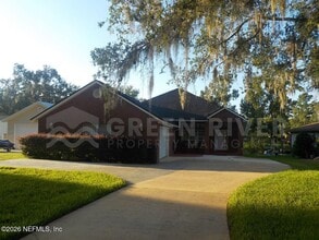 Building Photo - 1761 Oak Grove Dr S