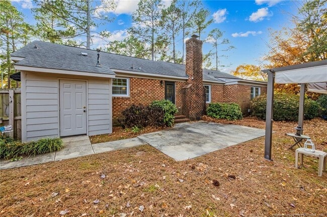 Building Photo - 2818 Millbrook Rd