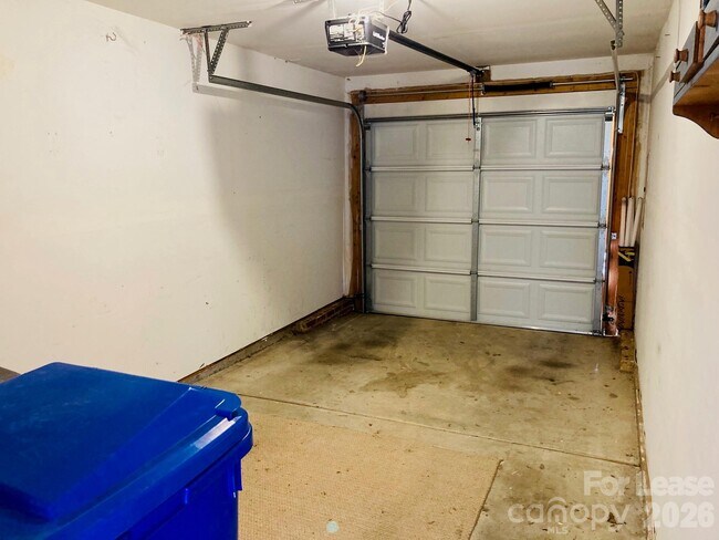 Building Photo - 8004 Strandhill Rd