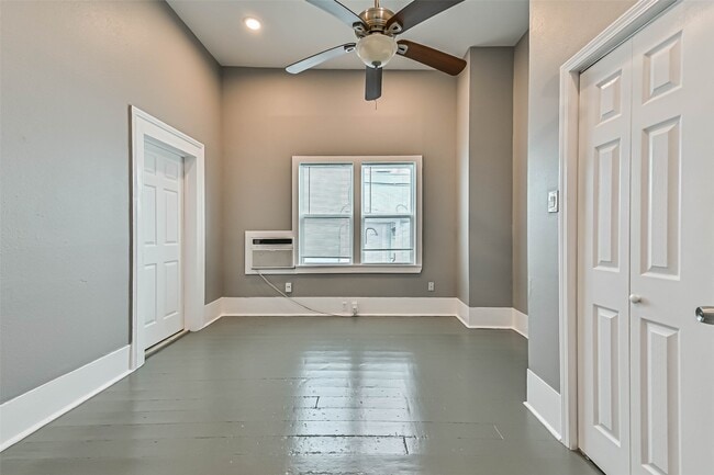 Building Photo - 2914 Avenue K Ave