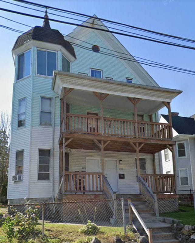 Primary Photo - 225 Willow St