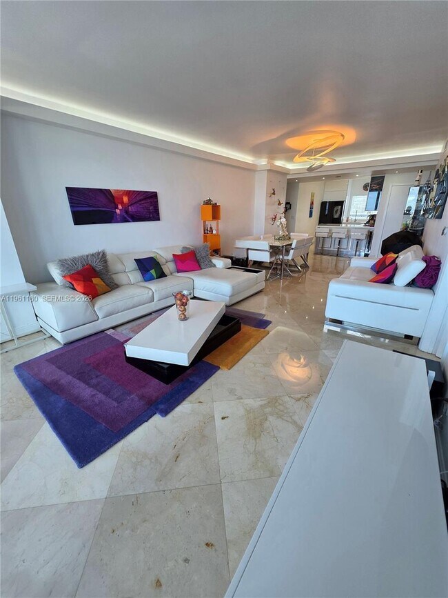 Building Photo - 601 NE 36th St