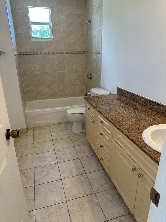 Building Photo - 932 N Federal Hwy