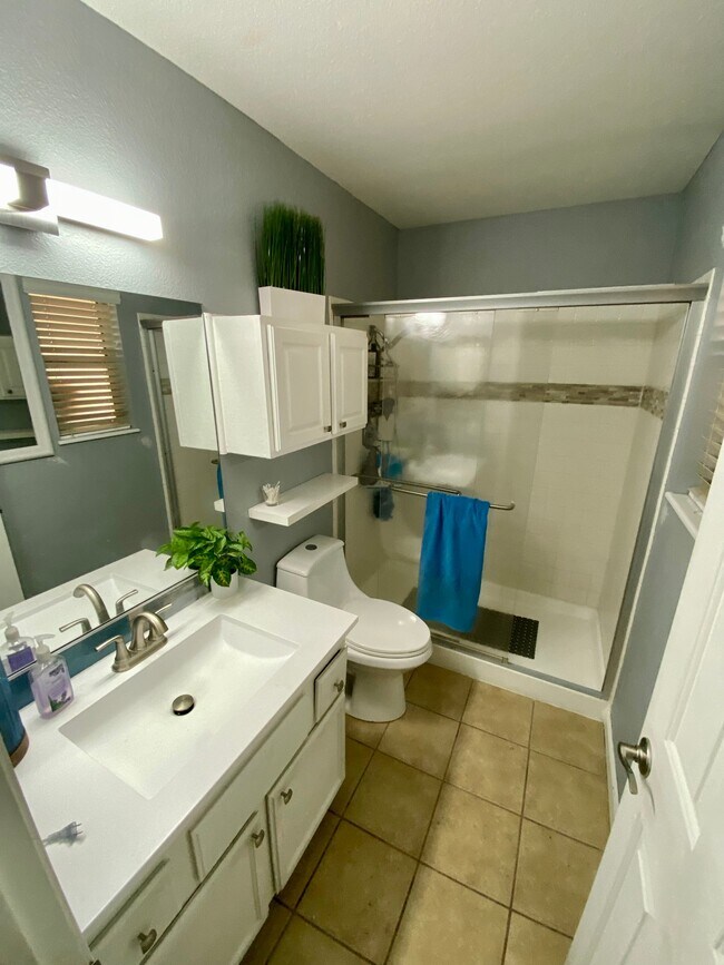 Building Photo - 6504 Smokey Pine Way