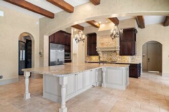 Building Photo - 2102 Countryshire Ln