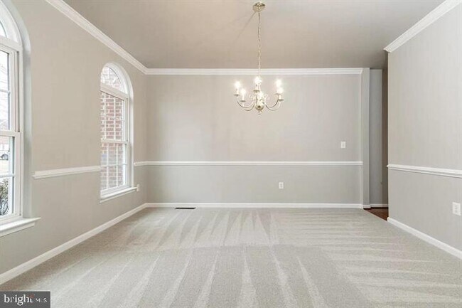 Building Photo - 564 Woodruff Ln