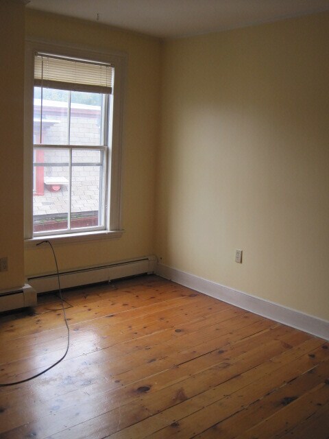 Building Photo - 450 Cumberland Ave