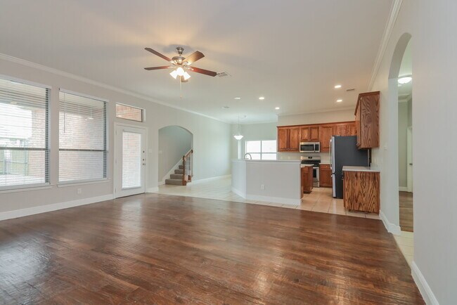 Building Photo - 1301 Maverick Ln