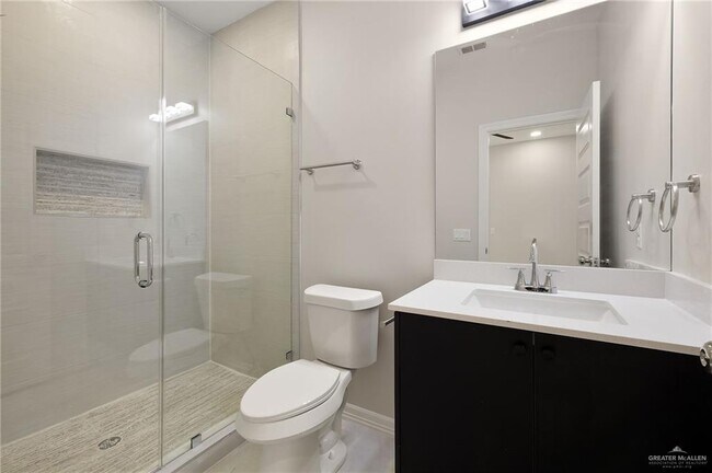Building Photo - 4605 Larkspur Ave