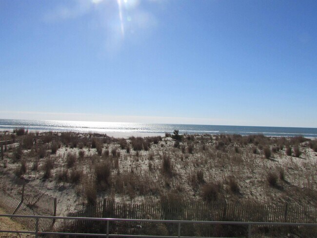 Building Photo - 5300 Boardwalk