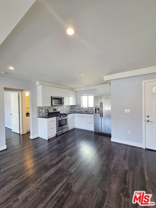 Building Photo - 2651 S Hobart Blvd