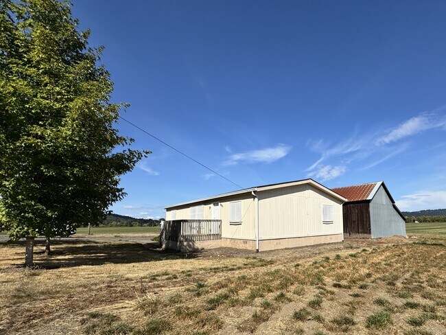 Building Photo - 9500 SW Old Highway 47
