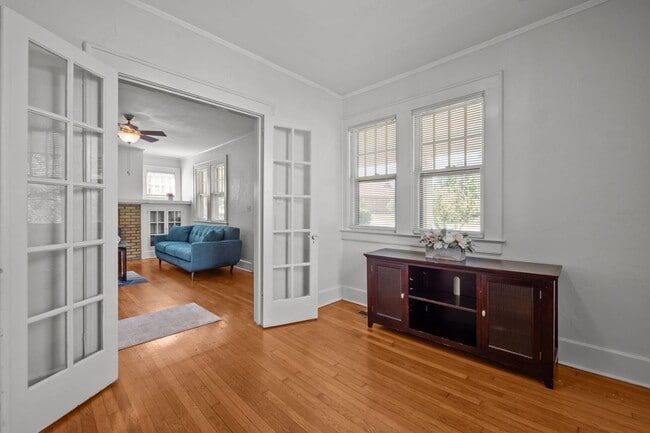 Building Photo - Now Leasing For Duke 2026-2027 School Year...