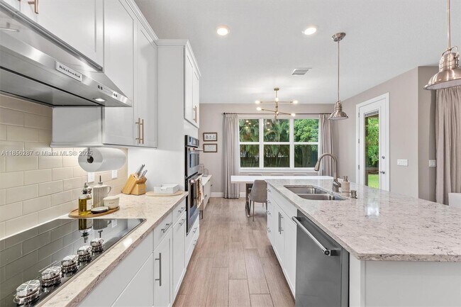 Building Photo - 4434 Ficus St