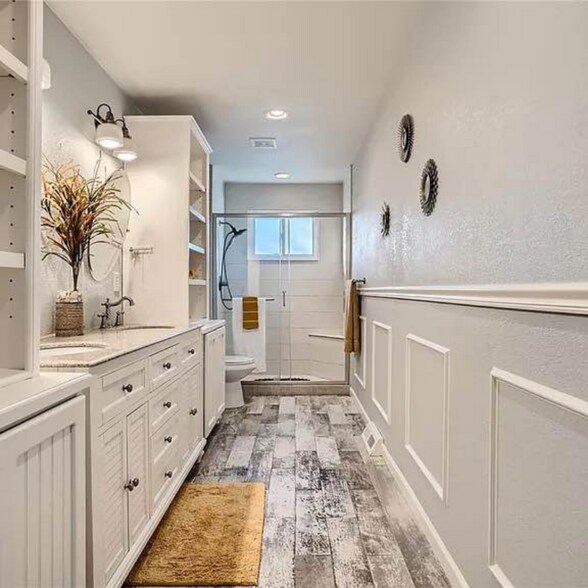 Building Photo - 2403 S Lima Way