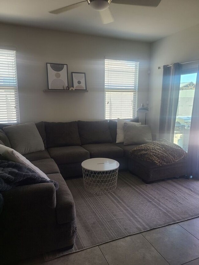 Building Photo - 3 Bedroom, 2 Bath Home Available Now!!!
